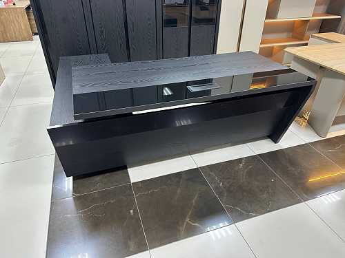 Стол руководителя с правой тумбой Corner COR.SRT-20 (R) 